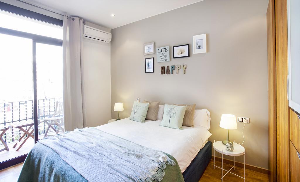 Apartments Barcelona & Home Deco Viladomat Luaran gambar