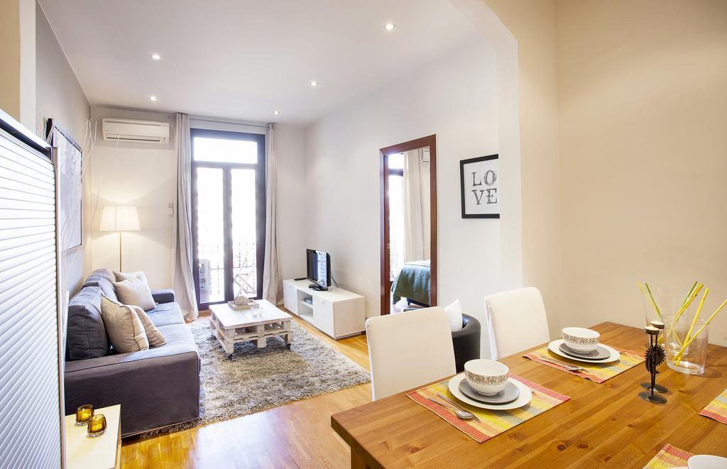 Apartments Barcelona & Home Deco Viladomat Luaran gambar